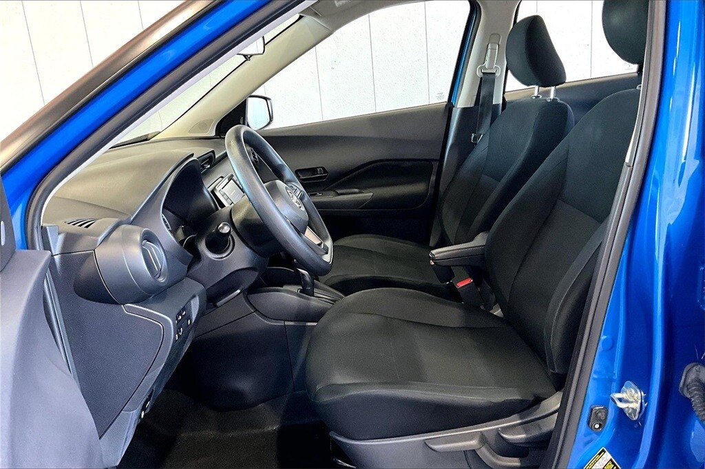 2024 Nissan Kicks S photo 3