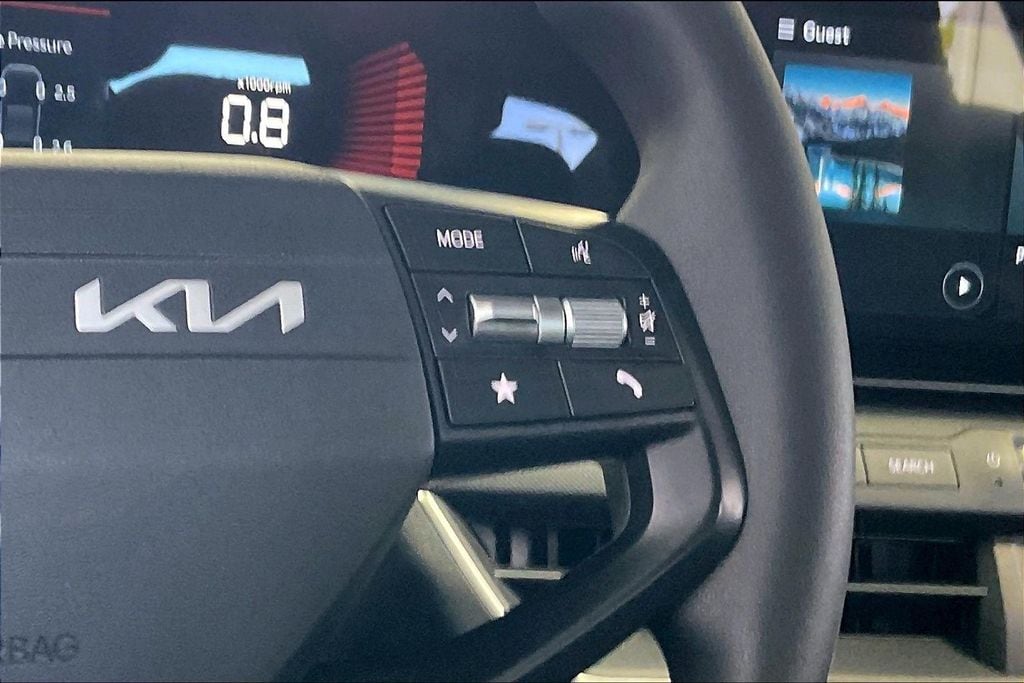 2025 Kia K4 LXS - Photo 9