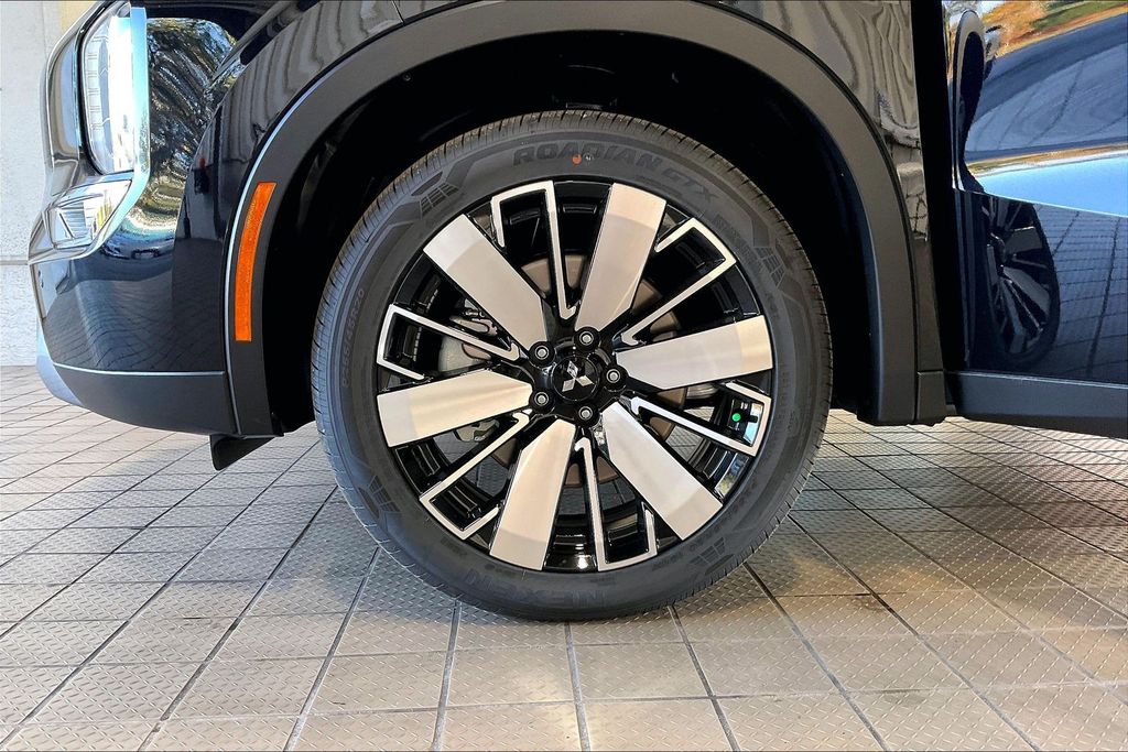 2026 Mitsubishi Outlander SE - Photo 12