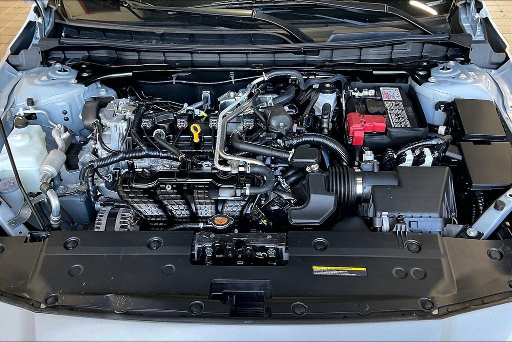 2025 Nissan Altima SR - Photo 27