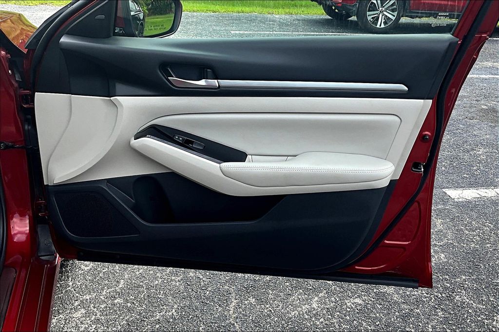 2024 Nissan Altima SL - Photo 20