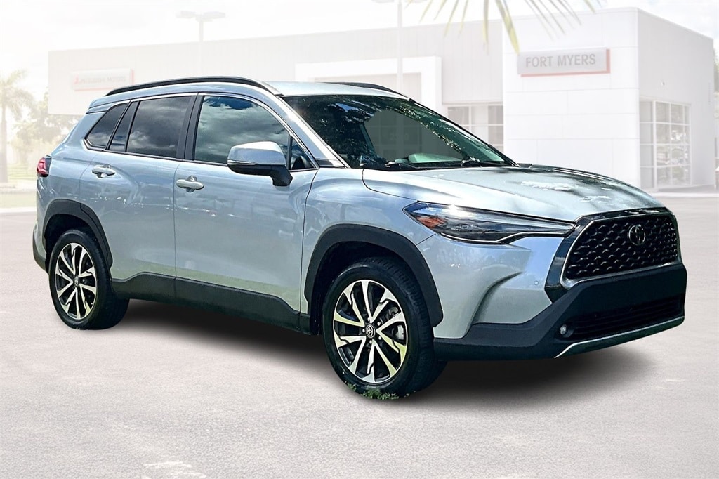 Used 2024 Toyota Corolla Cross XLE SUV