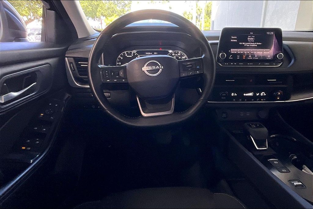 2025 Nissan Rogue SV - Photo 5