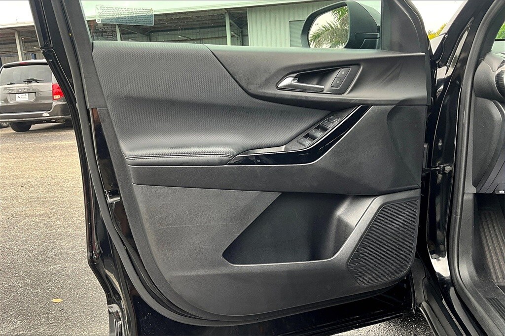 2025 Chevrolet Equinox LT photo 2