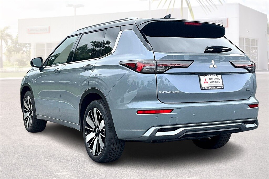 New 2025 Mitsubishi Outlander SEL SUV