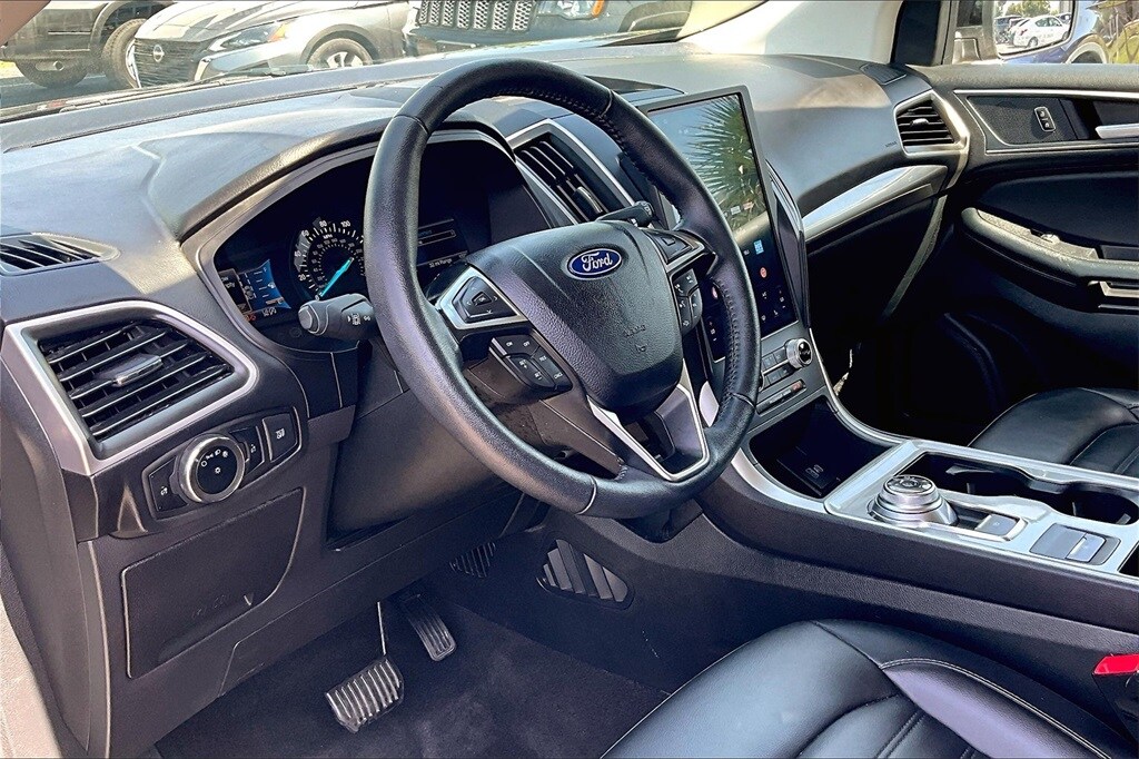 2024 Ford Edge SEL photo 4