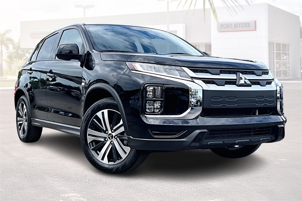 2025 Mitsubishi Outlander Sport ES's photo