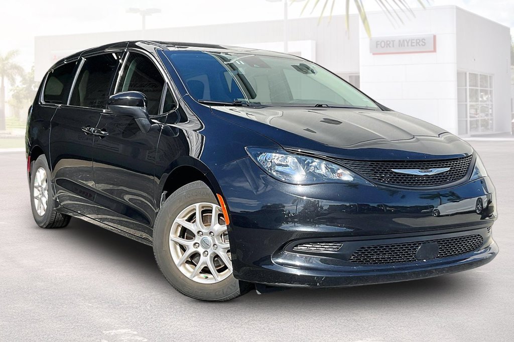 2023 Chrysler Voyager