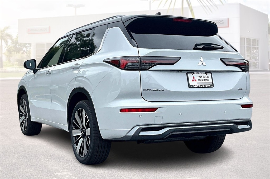 New 2025 Mitsubishi Outlander SEL SUV