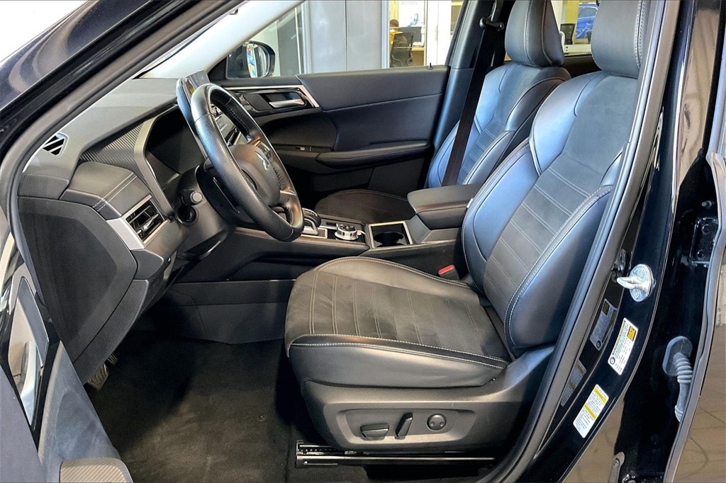 Used 2024 Mitsubishi Outlander SE SUV