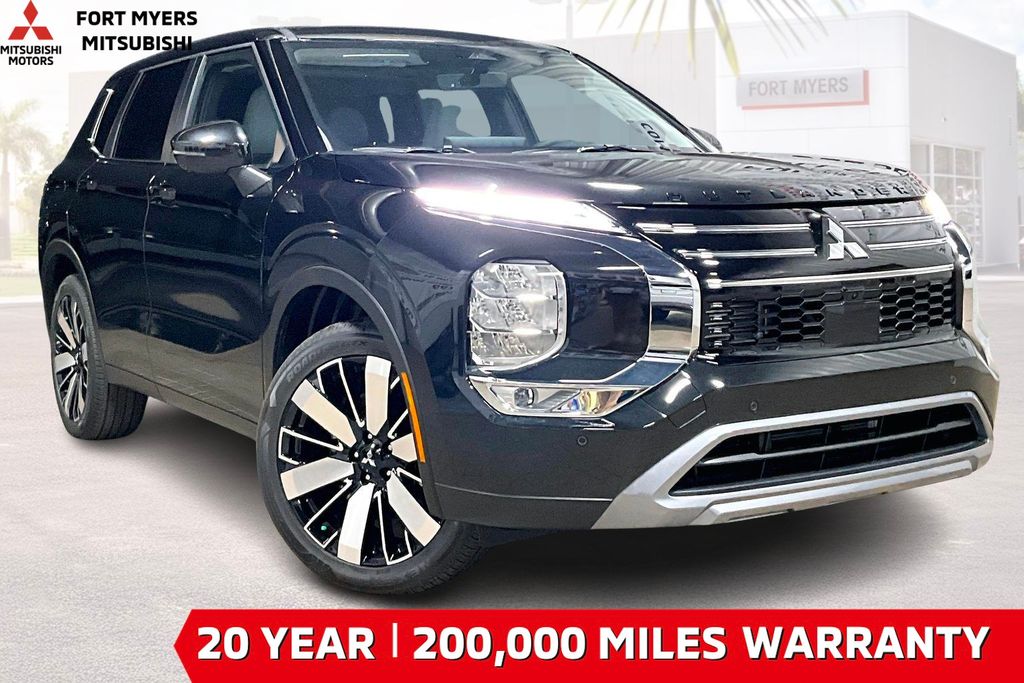 2026 Mitsubishi Outlander SE FWD's photo