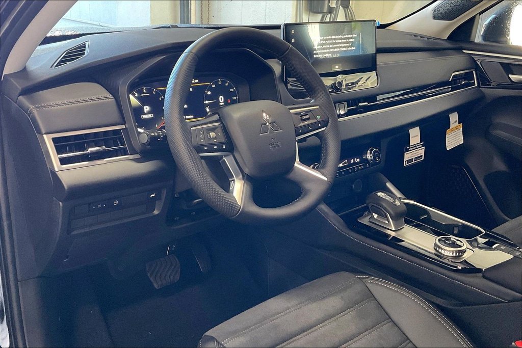 2026 Mitsubishi Outlander SE - Photo 6