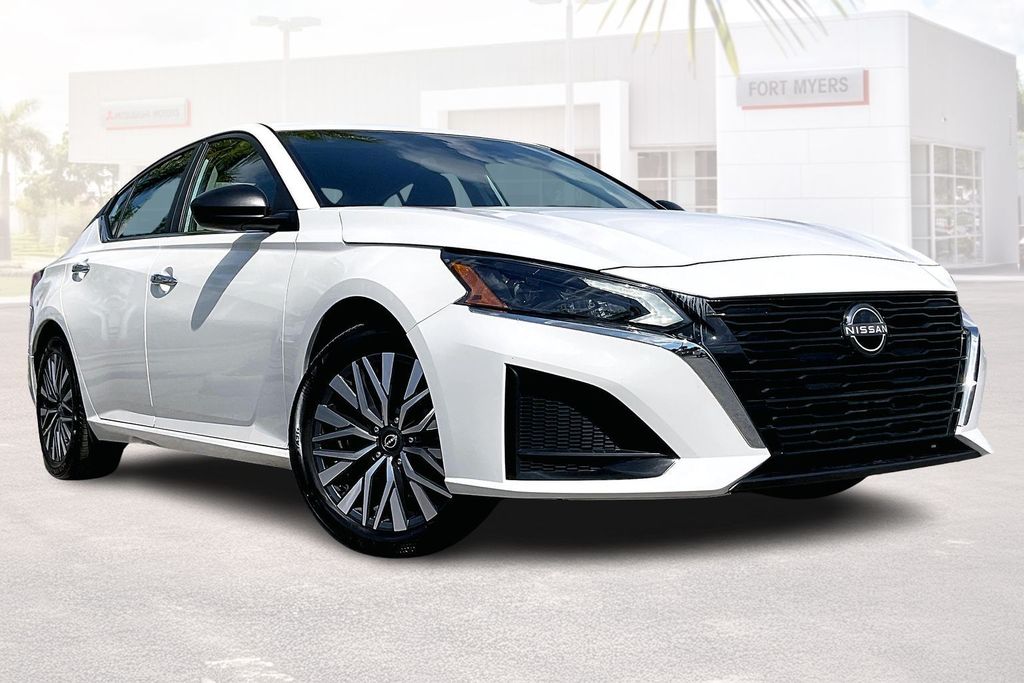 2025 Nissan Altima SV