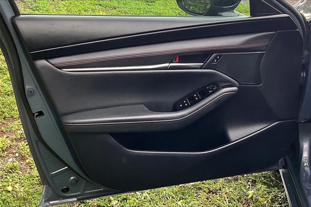 2024 Mazda Mazda3 Preferred photo 2