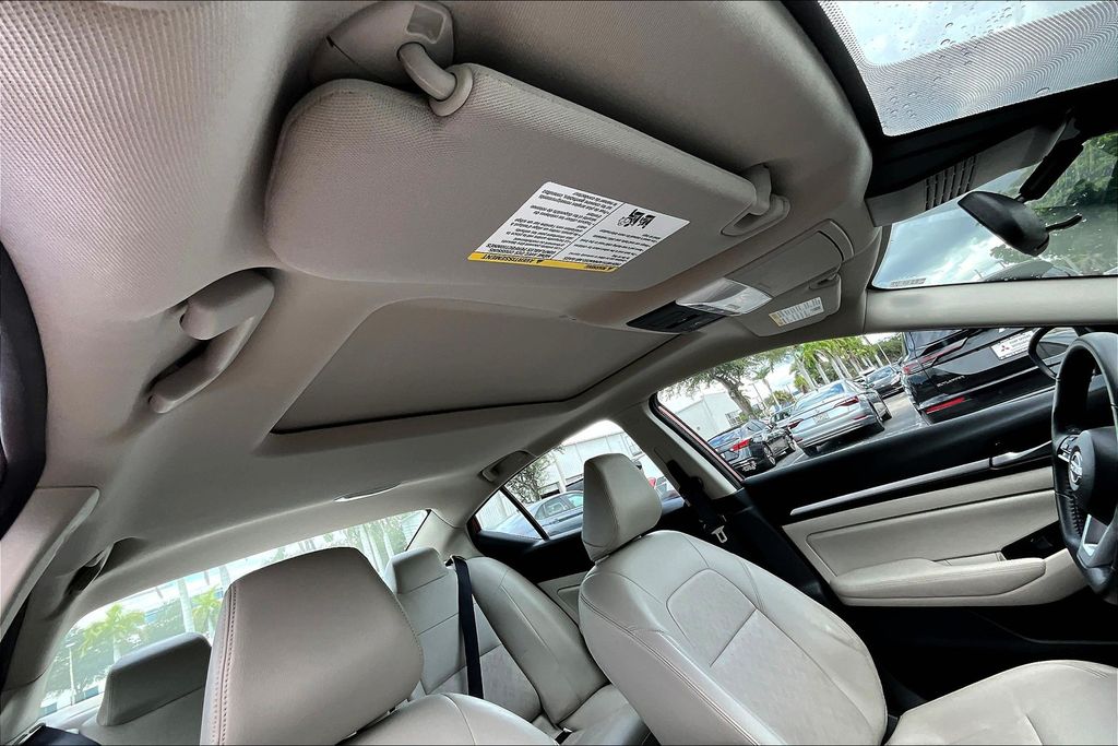2024 Nissan Altima SL - Photo 13