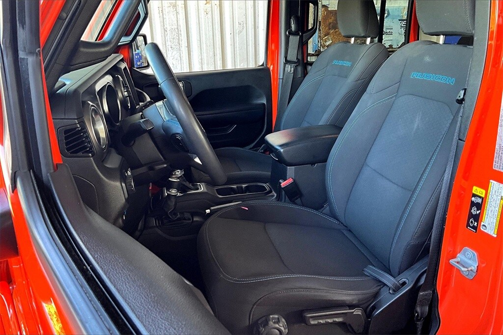 2023 Jeep Wrangler 4xe Rubicon photo 3