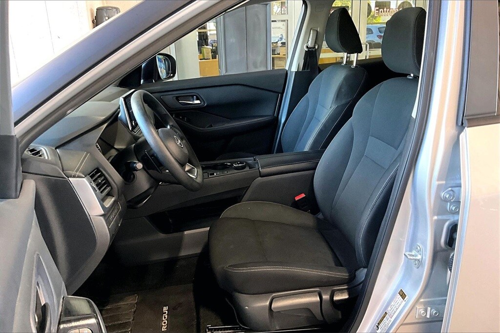 2024 Nissan Rogue S photo 3