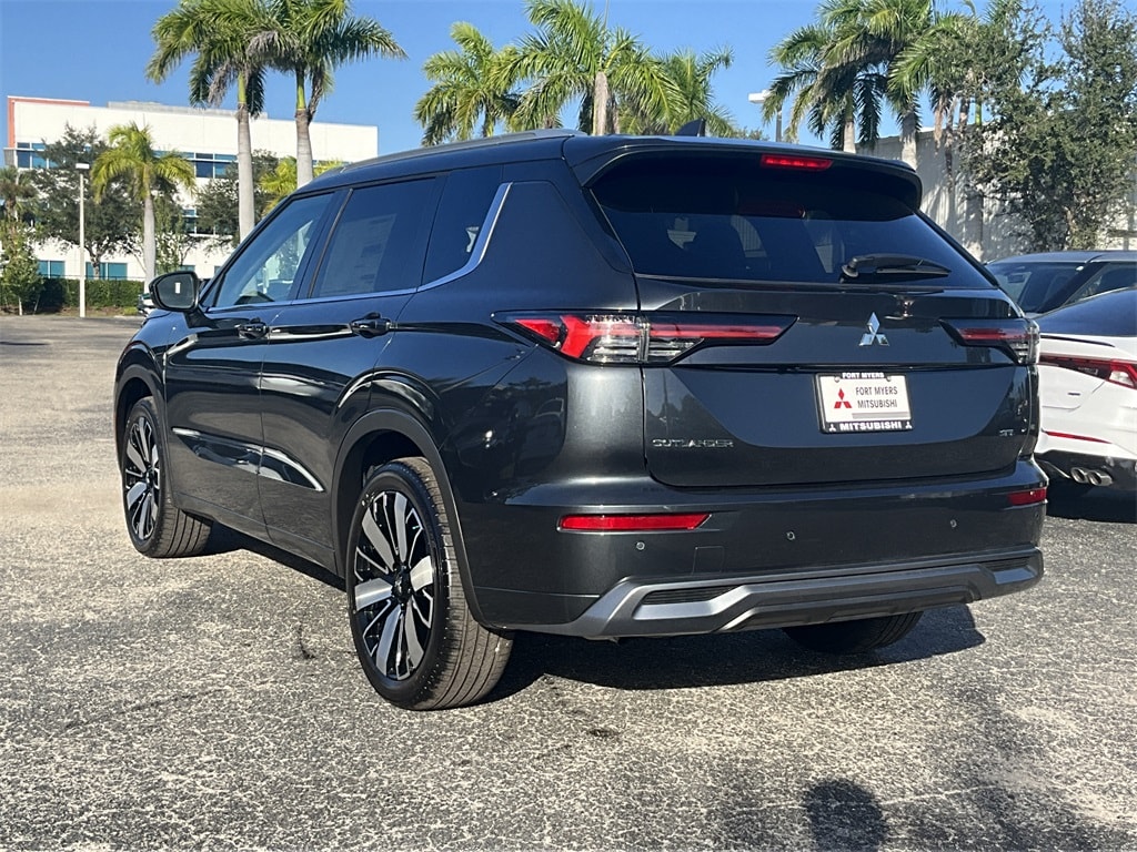 New 2025 Mitsubishi Outlander SEL SUV