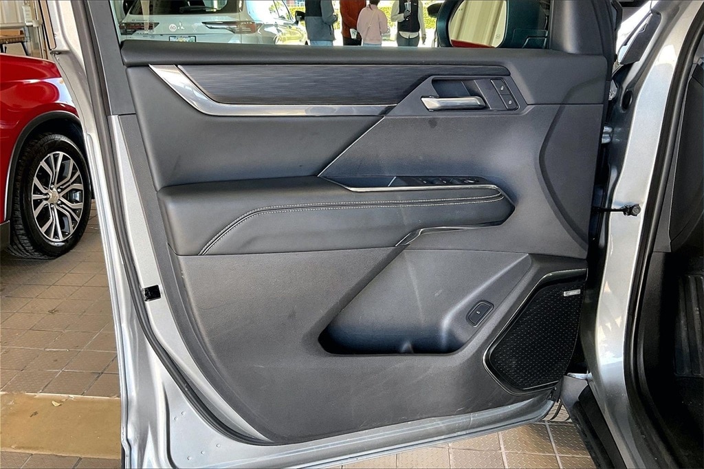 Used 2025 GMC Acadia Elevation SUV