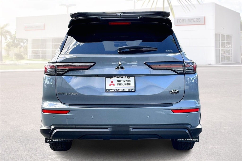 New 2026 Mitsubishi Outlander SE SUV