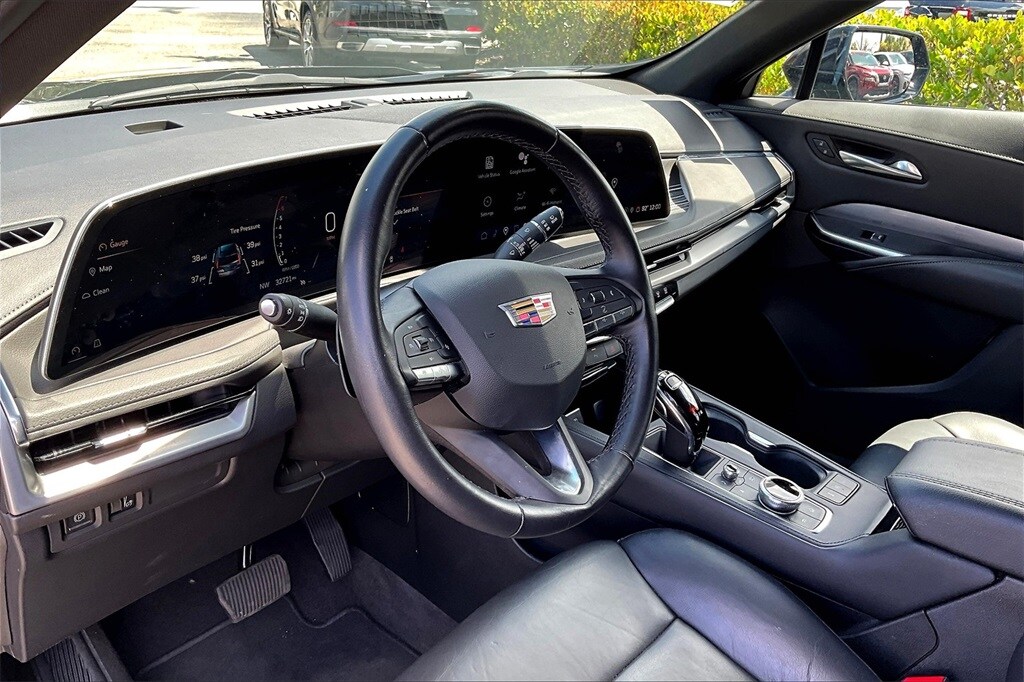 2024 Cadillac XT4 Premium Luxury photo 2