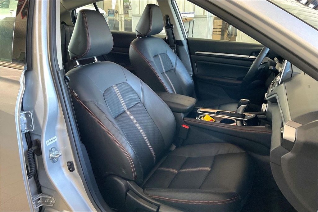 2025 Nissan Altima SR - Photo 22
