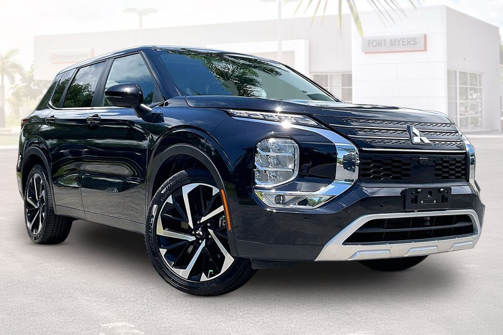 2024 Mitsubishi Outlander SE 2WD's photo