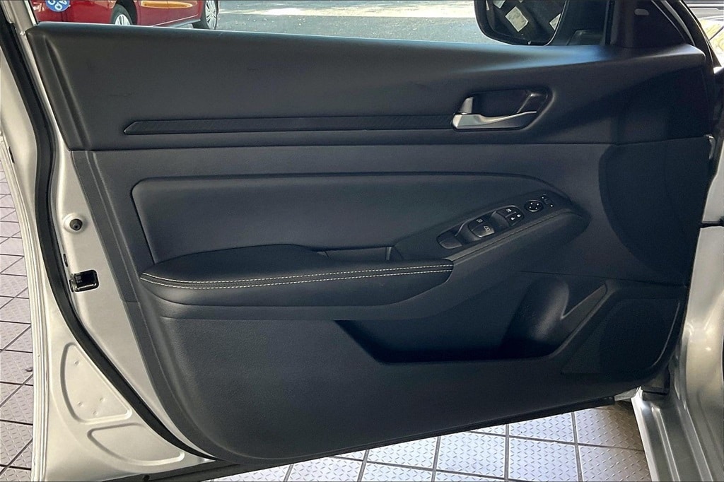 Used 2025 Nissan Altima SV Sedan