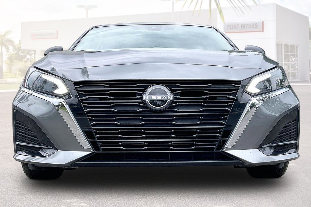 2025 Nissan Altima SV - Photo 23