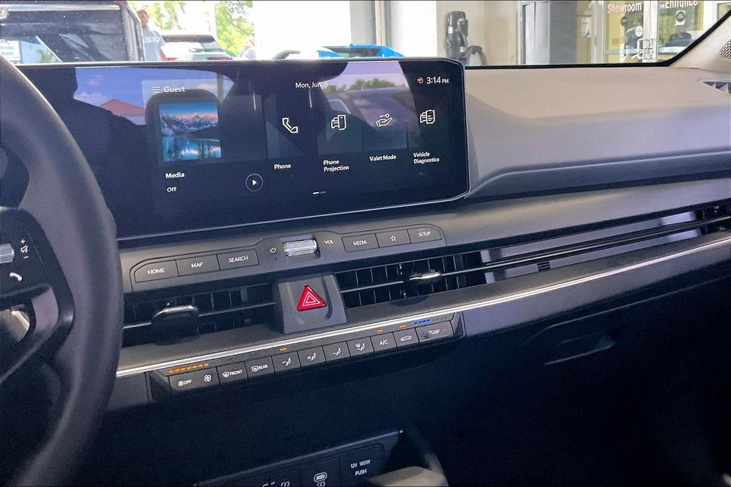 2025 Kia K4 LXS - Photo 10