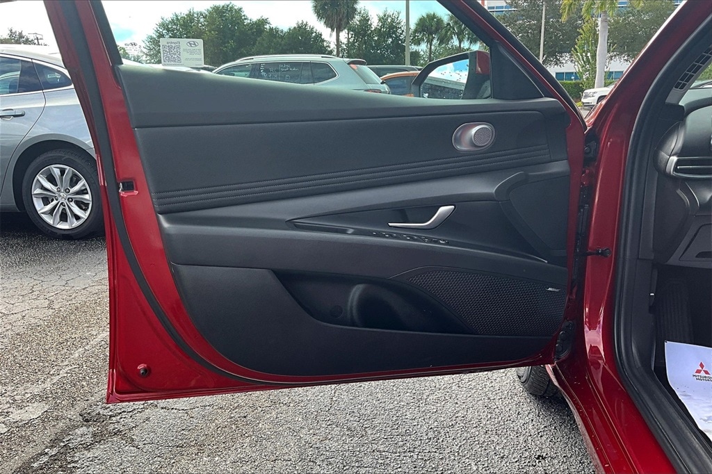 Used 2024 Hyundai Elantra Limited Sedan