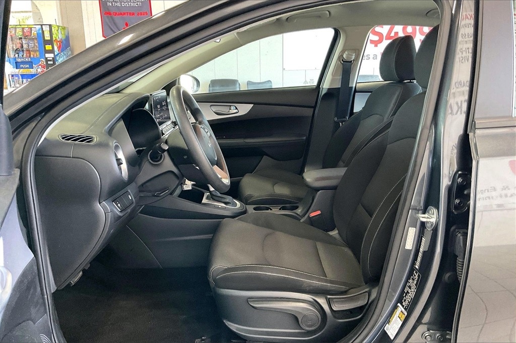 Used 2024 Kia Forte LXS Sedan