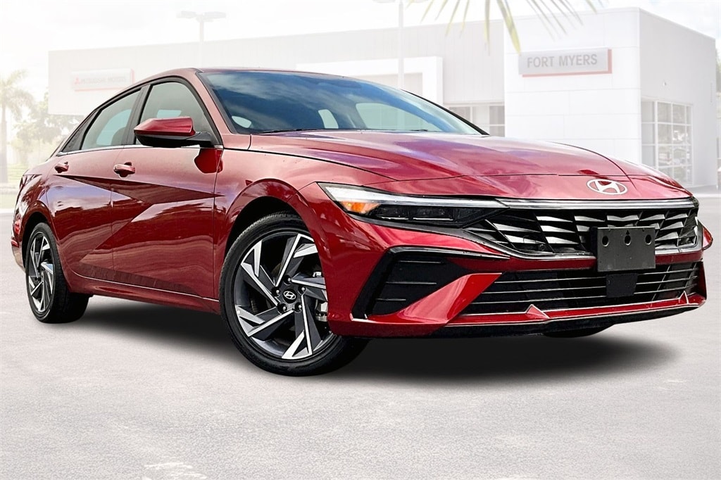 2025 Hyundai Elantra SEL's photo