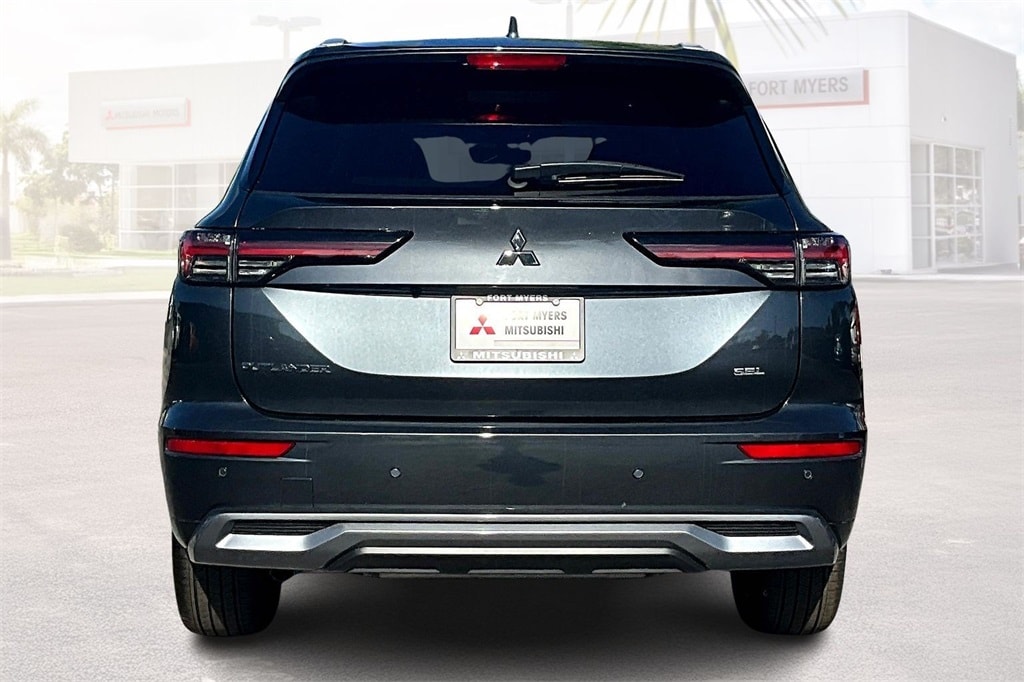 New 2025 Mitsubishi Outlander SEL SUV