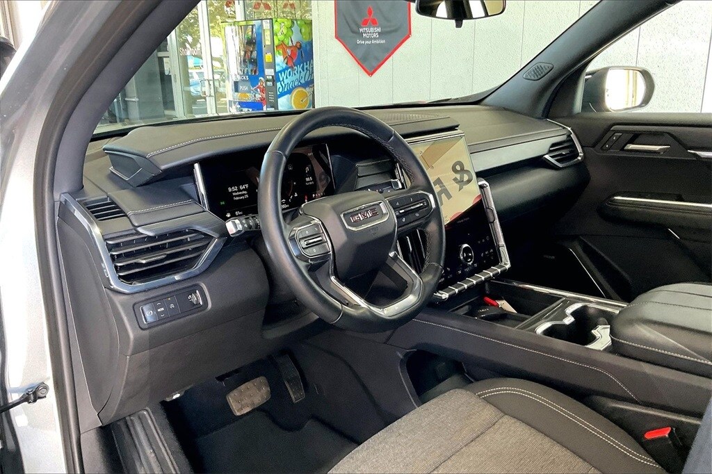 Used 2025 GMC Acadia Elevation SUV