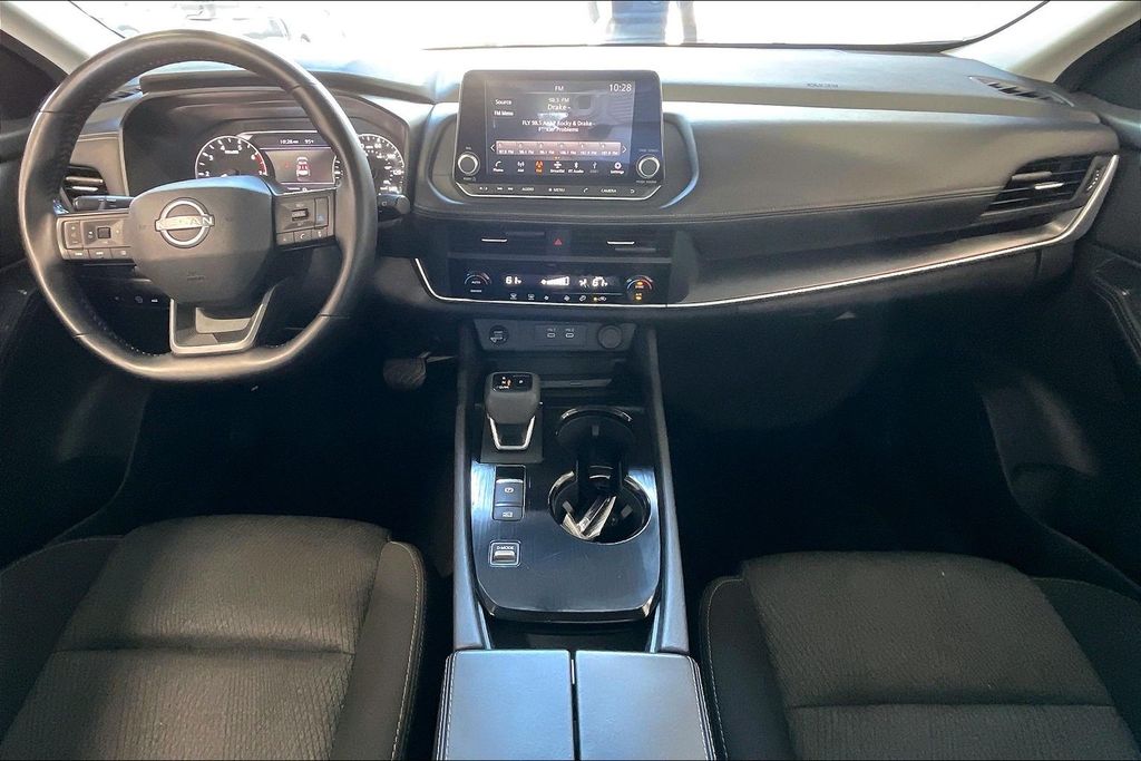 2025 Nissan Rogue SV - Photo 6