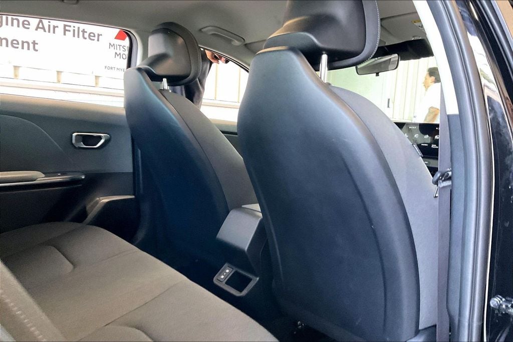 2025 Kia K4 LXS - Photo 19