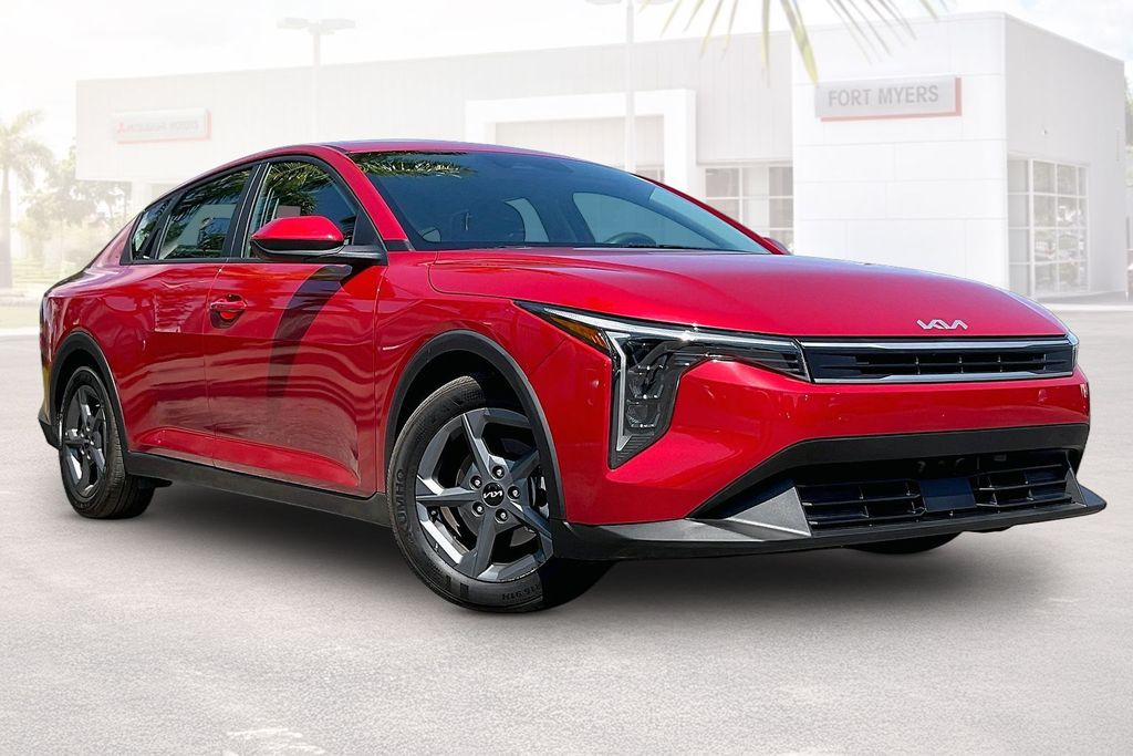 2025 Kia K4 LXS AT's photo