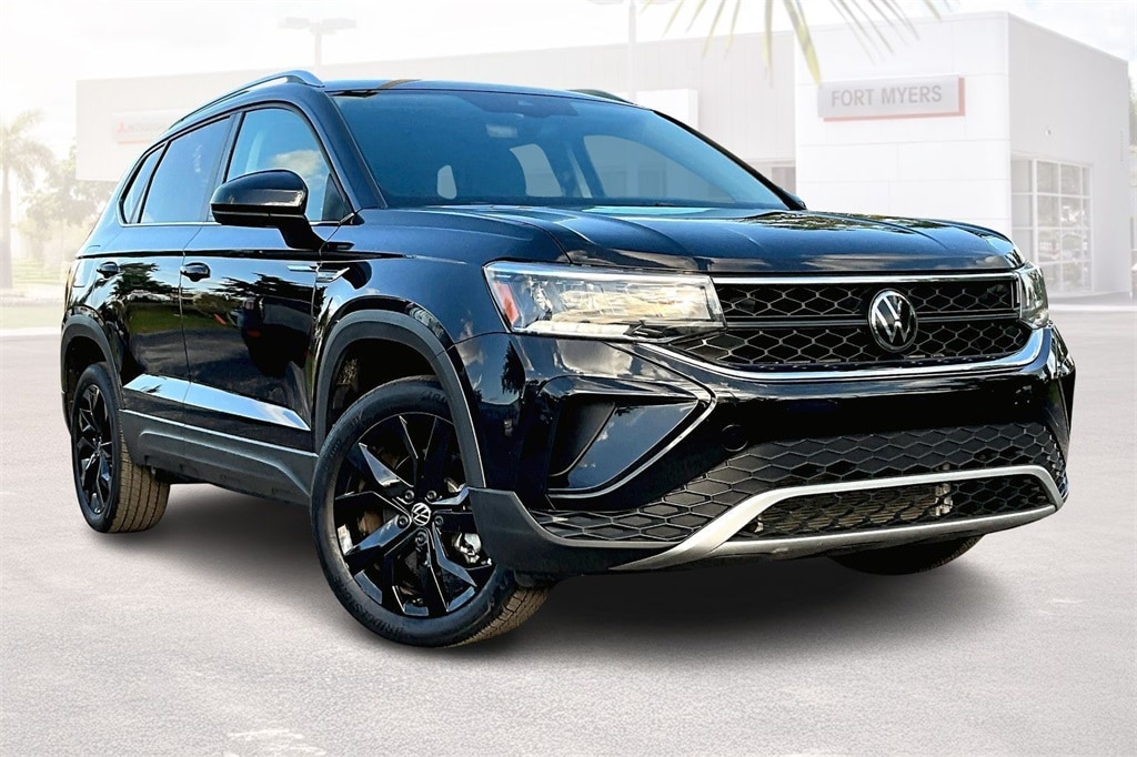 2024 Volkswagen Taos SE's photo