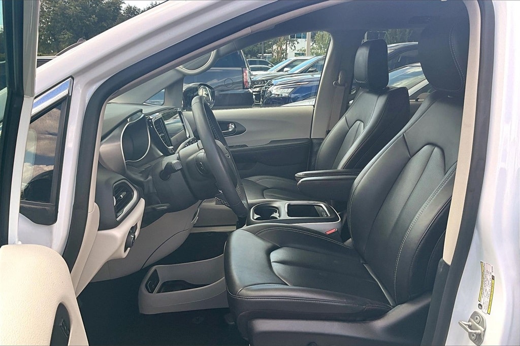 Used 2024 Chrysler Pacifica Touring L Van Passenger Van