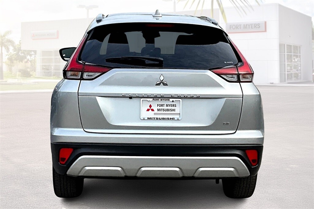 2025 Mitsubishi Eclipse Cross SE photo 3