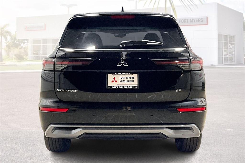 New 2026 Mitsubishi Outlander SE SUV