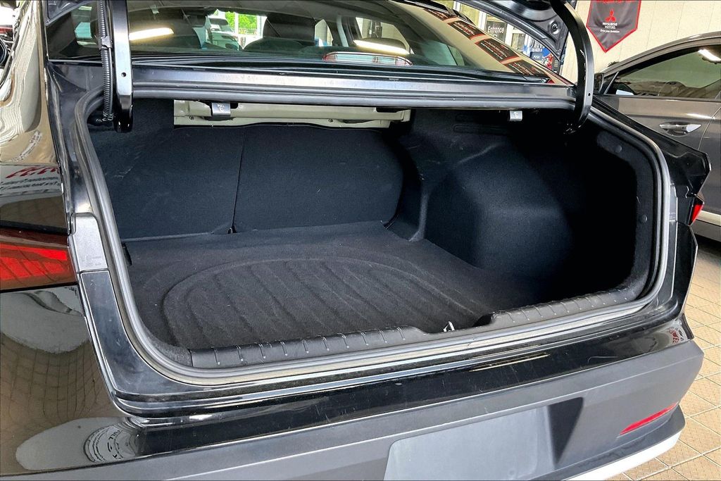 2025 Kia K4 LXS - Photo 18