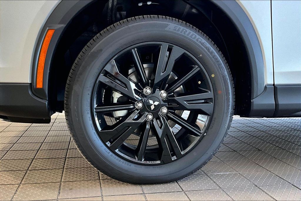 2026 Mitsubishi Eclipse Cross LE - Photo 12