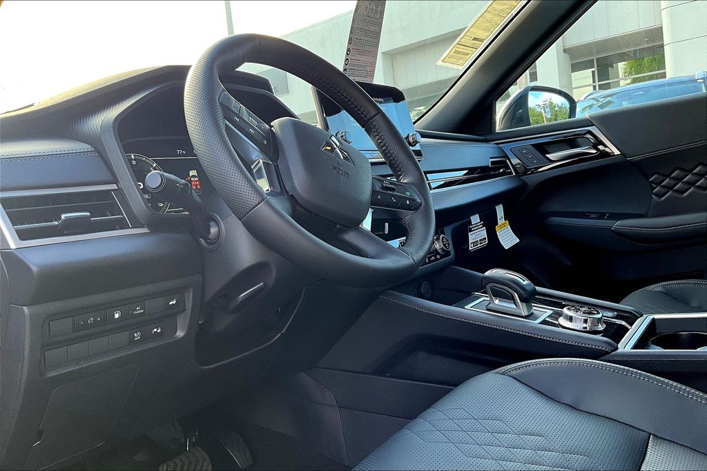 2025 Mitsubishi Outlander Plug-in Hybrid SEL Black Edition - Photo 6