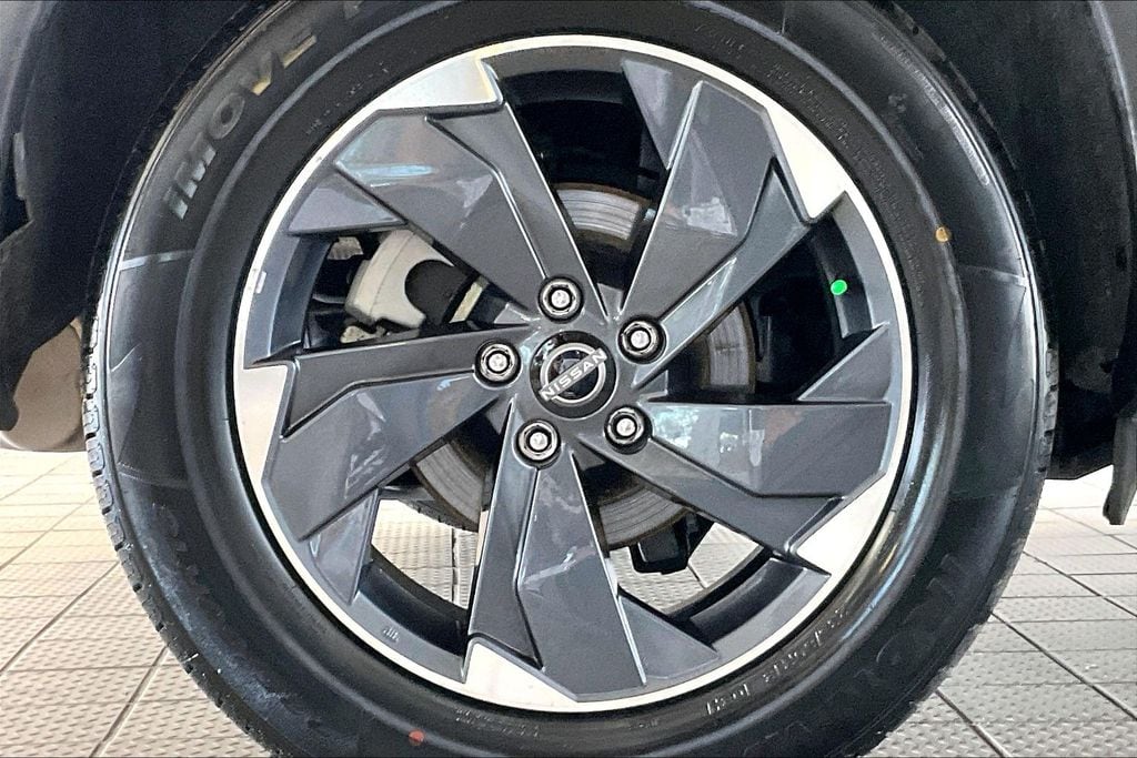 2025 Nissan Rogue SV - Photo 34
