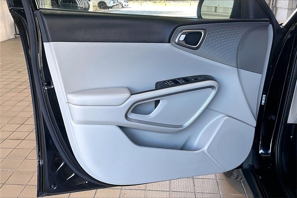 Used 2022 Kia Soul LX Hatchback