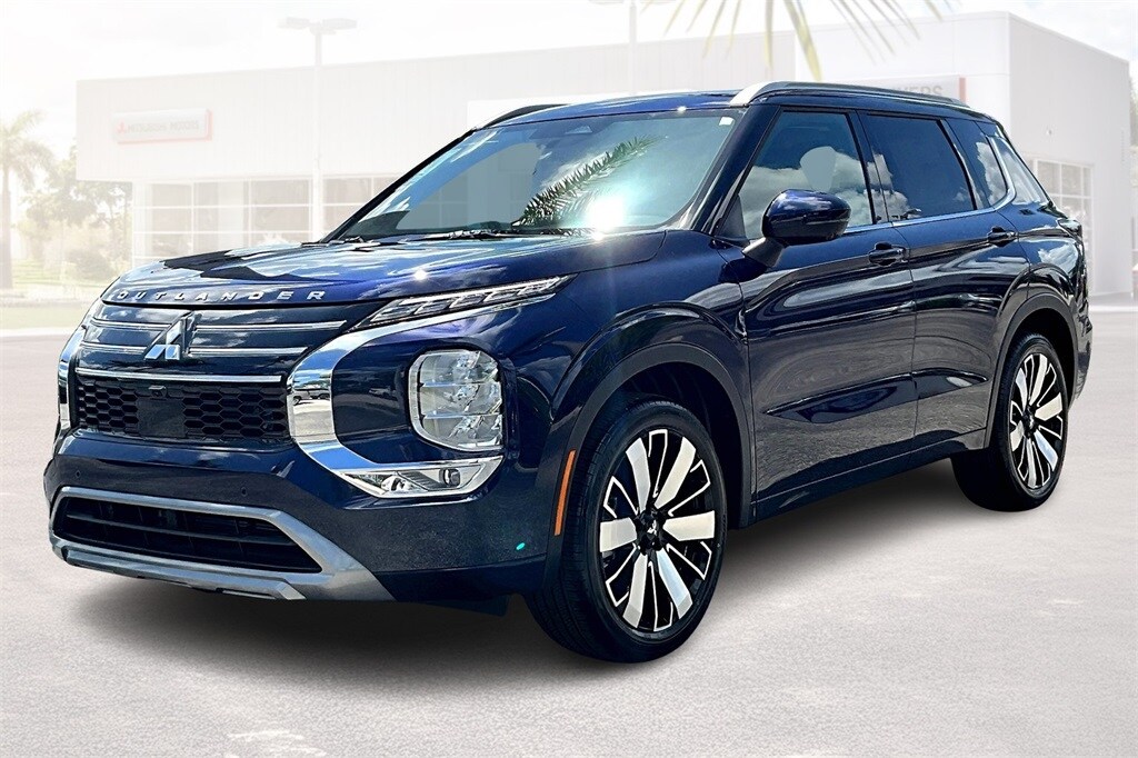 2025 Mitsubishi Outlander SEL photo 2