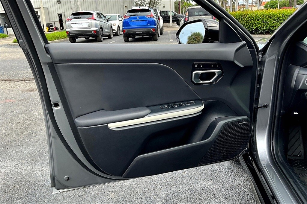 2025 Kia K4 GT-Line photo 2