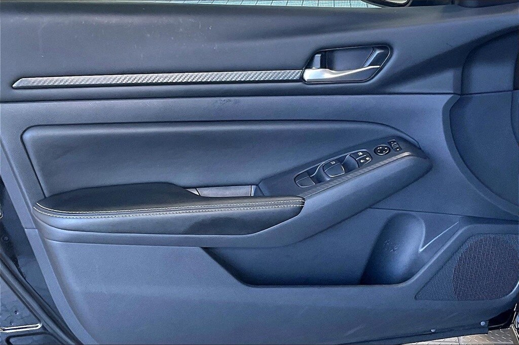 Used 2025 Nissan Altima SV Sedan